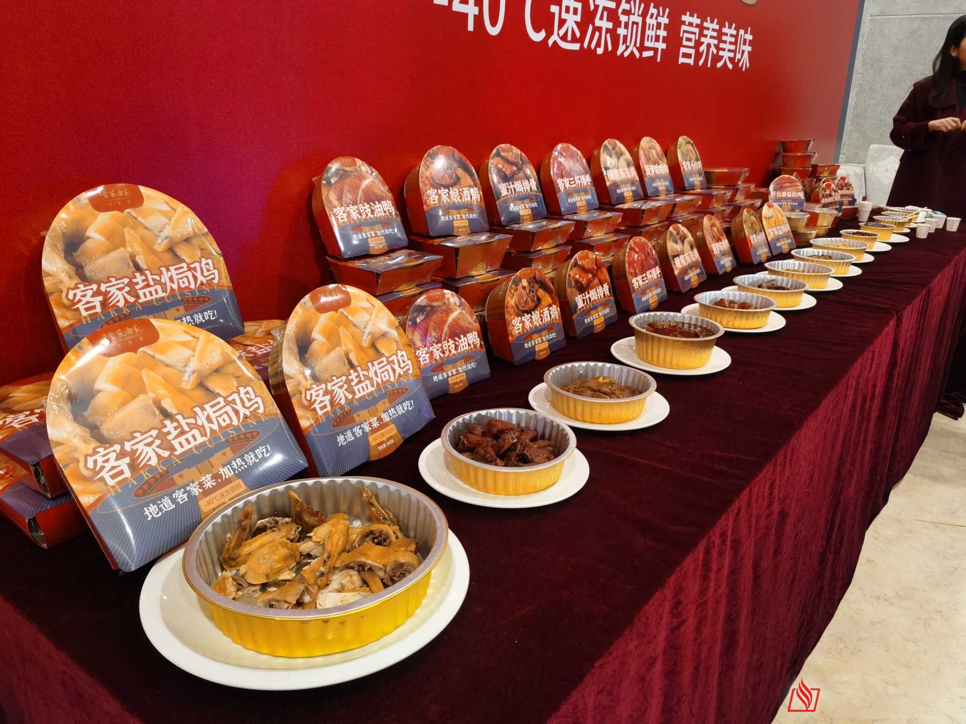 預(yù)制菜鎖鮮革命！一臺(tái) “會(huì)呼吸” 的包裝機(jī)如何讓料理包媲美現(xiàn)做？